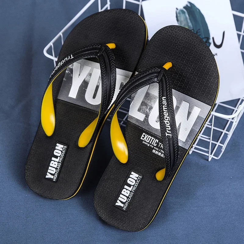 2022 New Fashion Thick Soles Clipped Feet Beach Comfortable Nonslip Wear Resistant Outdoor Slippers