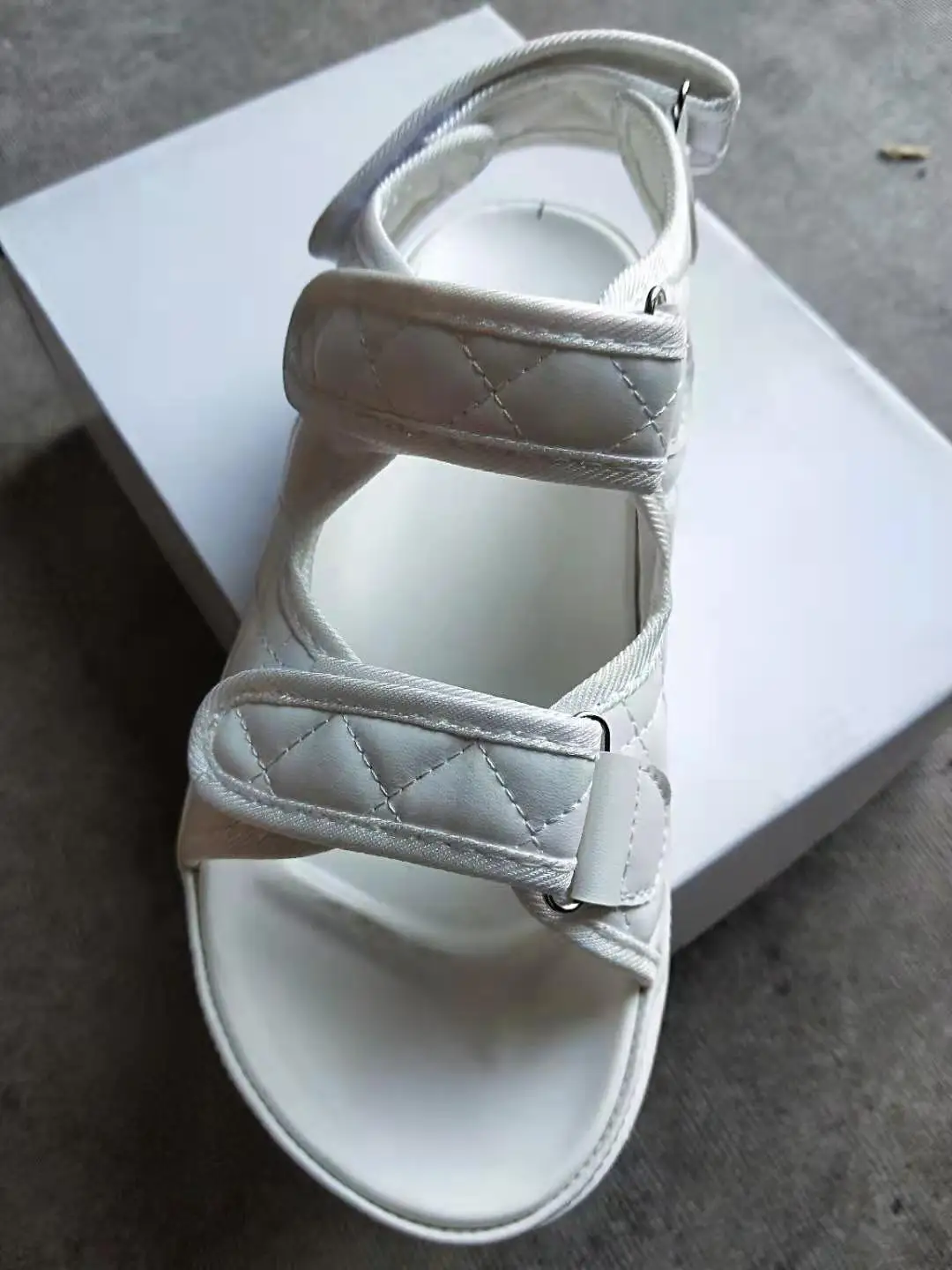2021 Ins Hot Selling Soft Sole Velcro Sandals Chanel Style Flat Sandals Classic Platform Shoes  Beach Double Row Buckle Women
