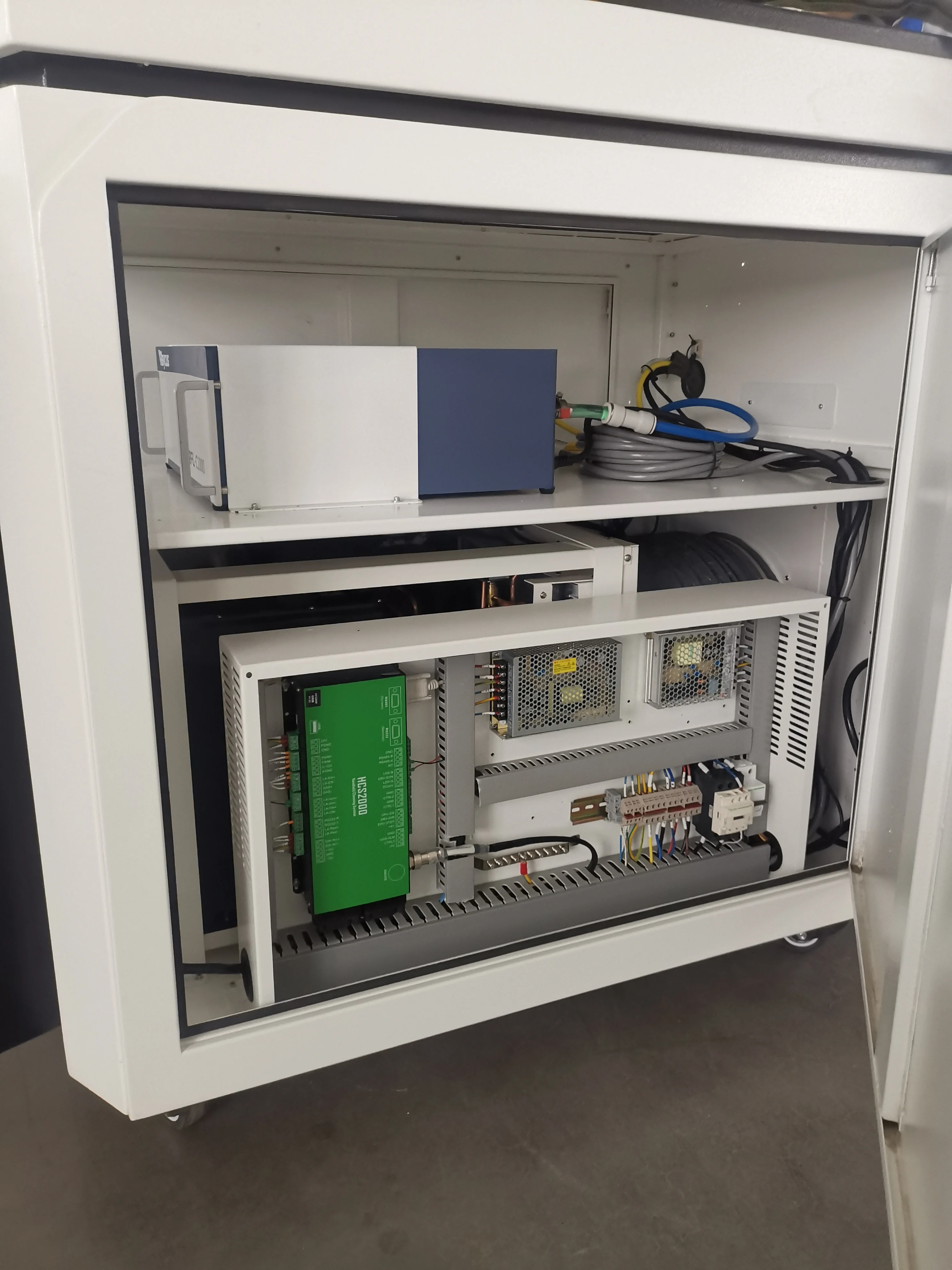 Portable Fiber Laser Rust Removal Machine for cleaning rusty metal laser metal material cleaning machine