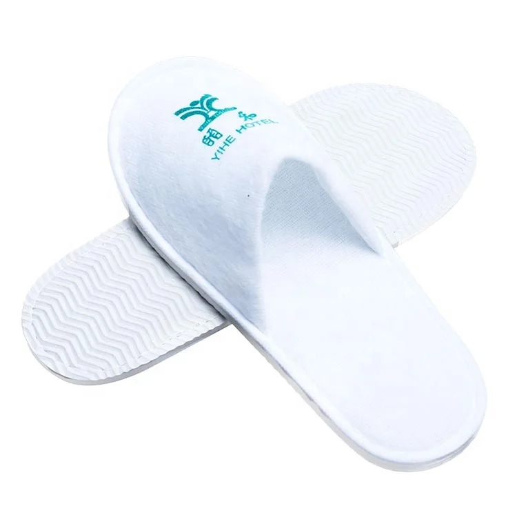 New elegant shape comfortable anti-slip sole pantoufle hotel bath room disposable slippers with logo