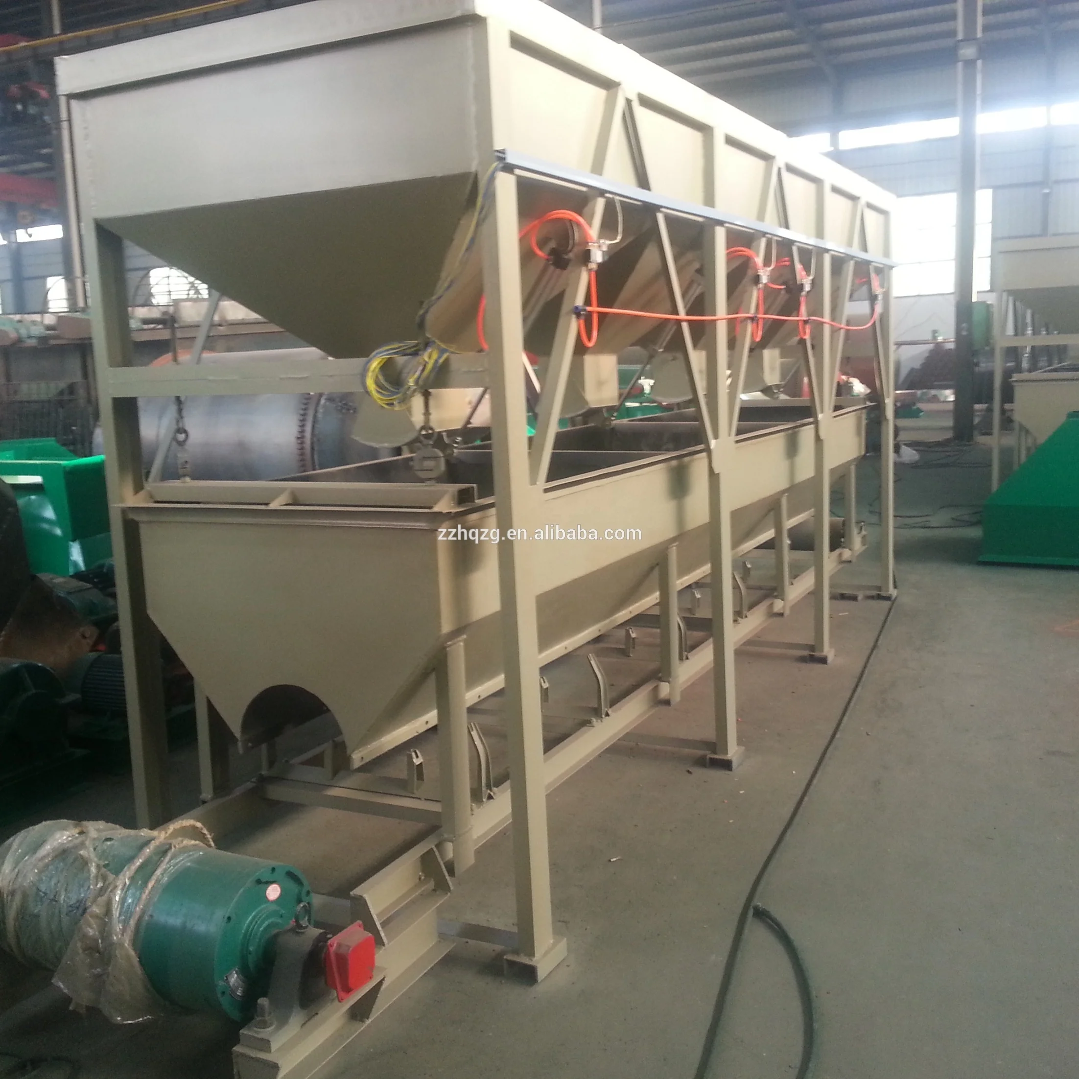 Fertilizer storage batching dosing machine with multi hopper