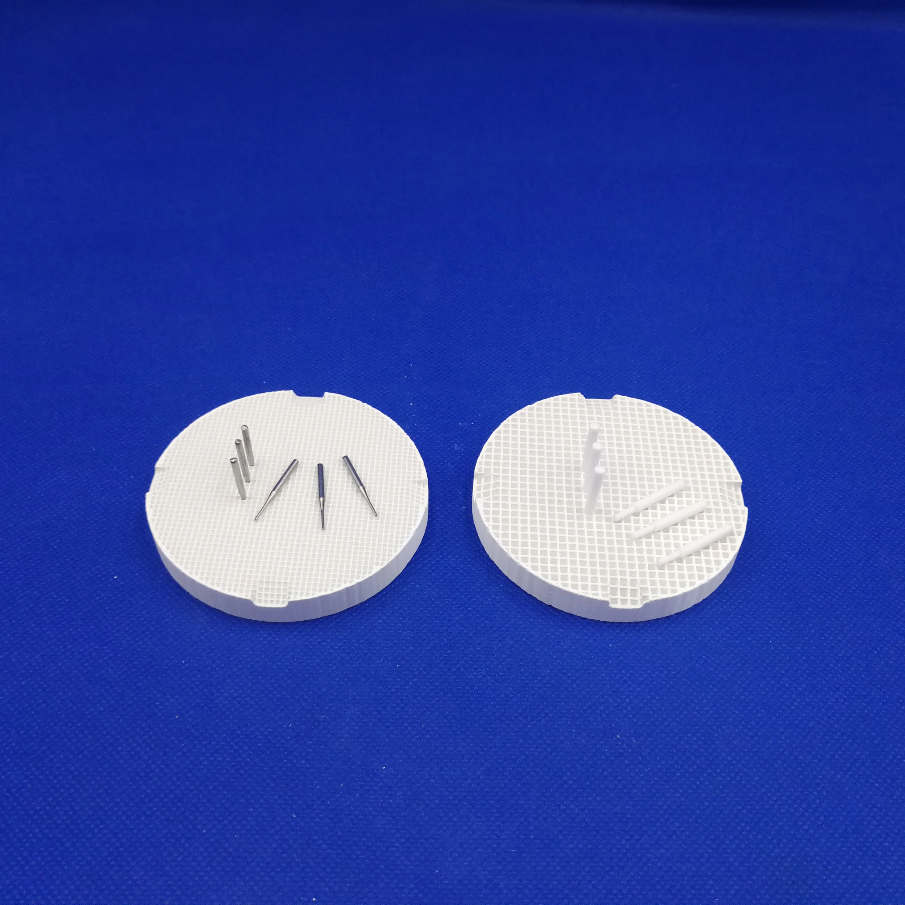 Clay bonded fused quartz honeycomb firing tray for dental porcelain furnace