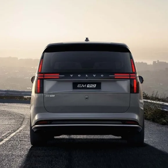 Luxury Pure Electric Car Volvo EM90 4 Wheel High Speed Large Size EV MPV