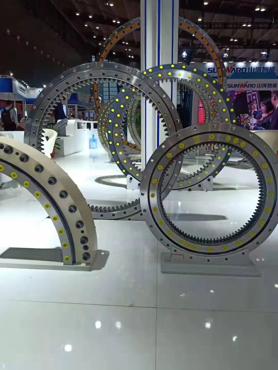 Factory Directly Sell SK200-8 SK210LC-8 Slewing ring 20Y-25-00301 ex-200 Excavator slewing ring bearings price