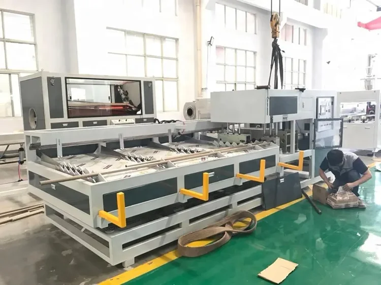Small plastic sheet filament extruding machine