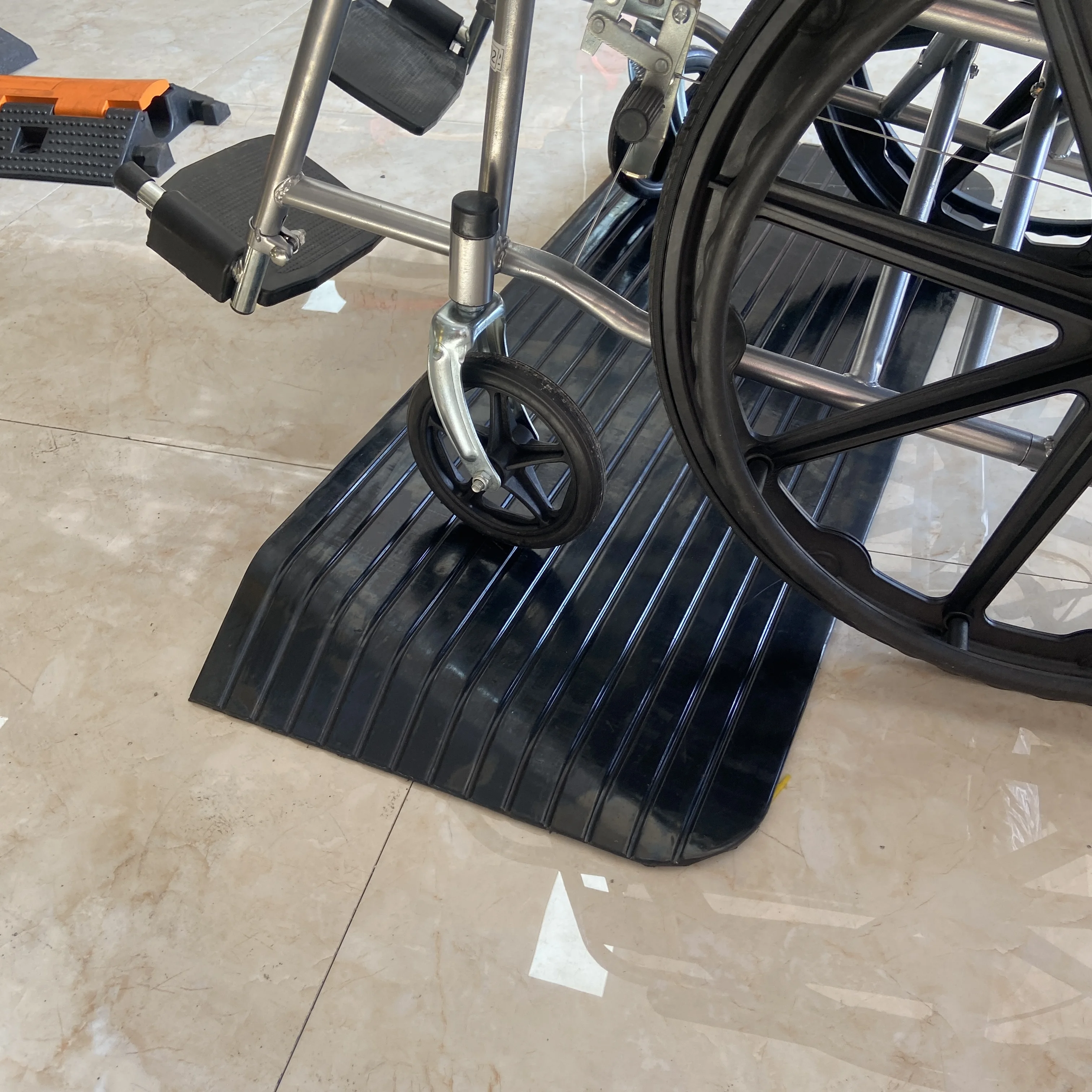 Solid 2.5 inch  Rubber Curb Ramp  Threshold Ramp Wheelchair