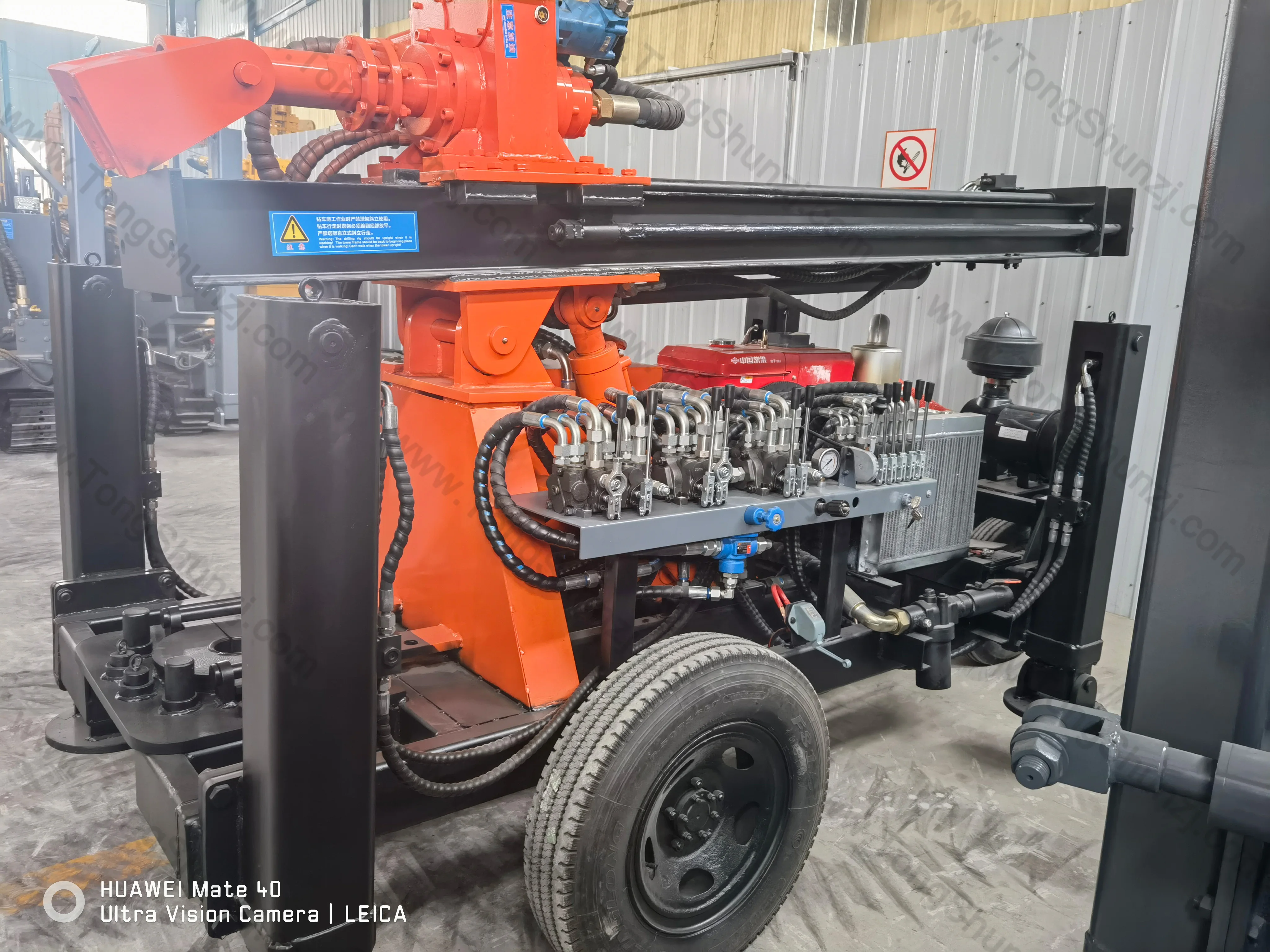 130 Mobile Hydraulic Borewell DTH Pneumatic Bore Holes Water Well Drilling Rig For Land