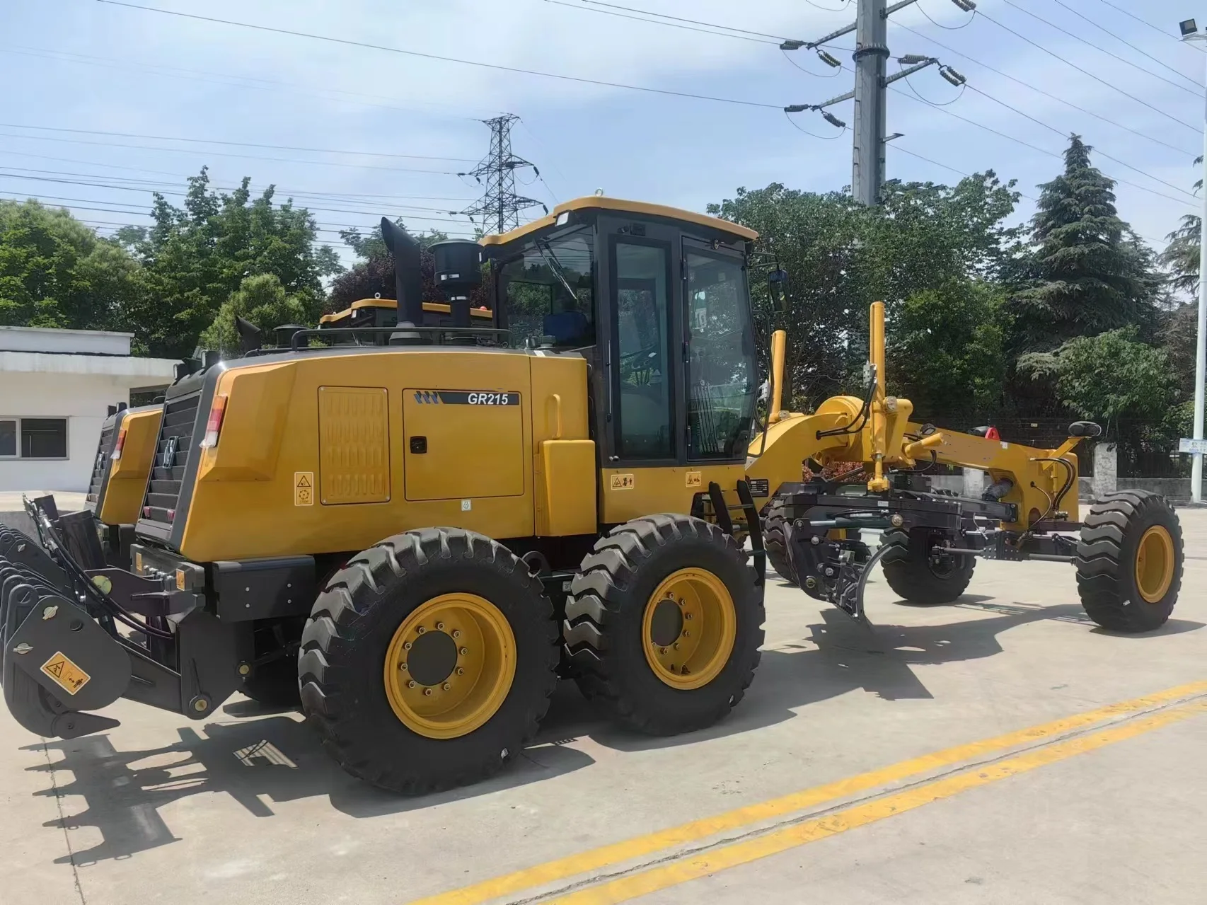 new design 215HP motor graders GR215 motor grader blade cutting edge in Solomon Islands