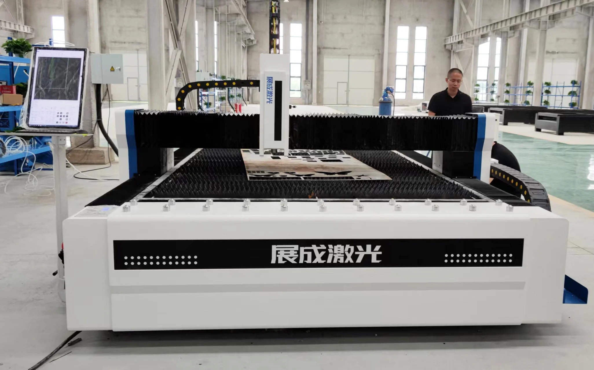 Fiber Laser Cutting Machine 1000W 2000W 3000W Industry CNC Metal Sheet Cutter Stainless Steel / Aluminum / Copper / Iron