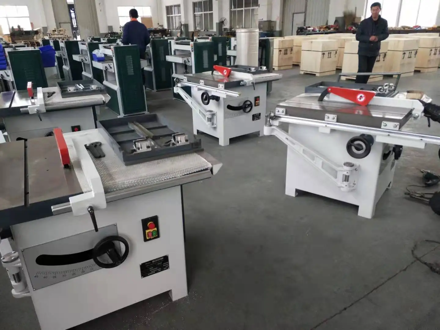 Universal tilting circular saw Woodworking circular saw machine with mobile worktable