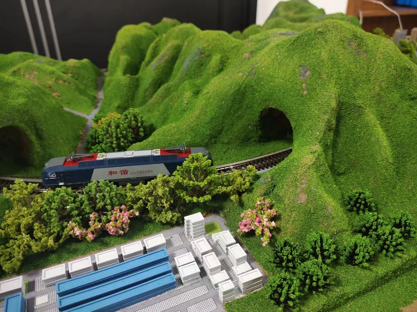 Model train HO 1:87 resin material alloy material customized train model