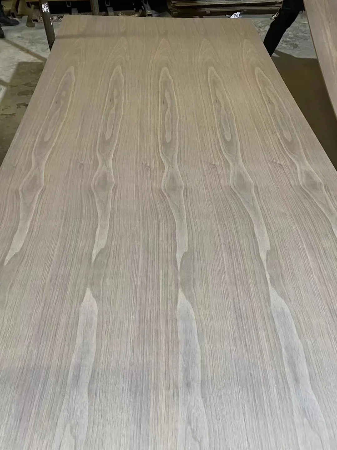 Natural Red Oak/ash/ Walnut Veneer Fancy Plywood with Furniture Grade 3.6mm 4.2mm 5.2mm
