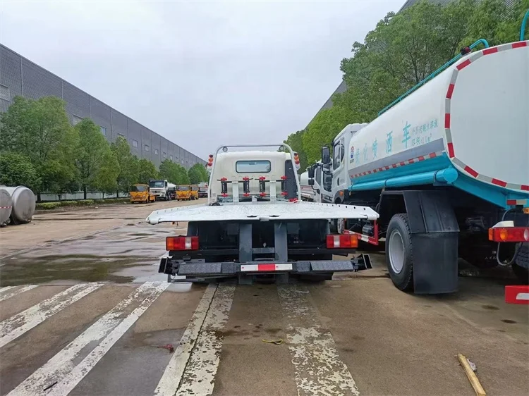 High quality HOWO 3 ton car wrecker truck 4 ton truck breakdown trailer truck export to Central Asia