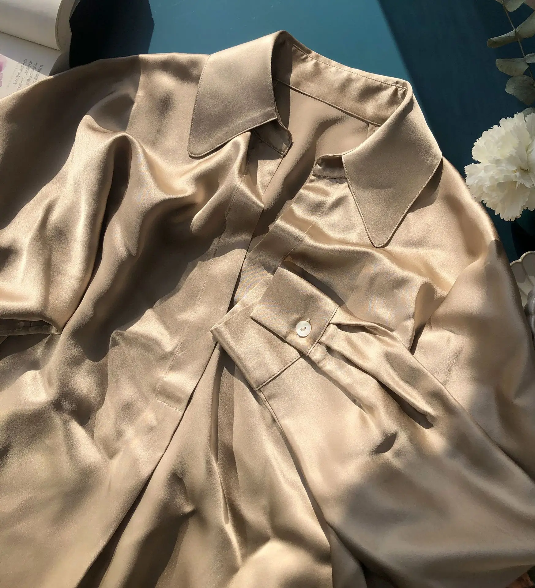 Birdtree 20Mm Women Silk Blouses 100%Real Silk V Neck Bat Sleeves Sandy Wash Chic Shirts 2023 New Spring Autumn  T36731QMY