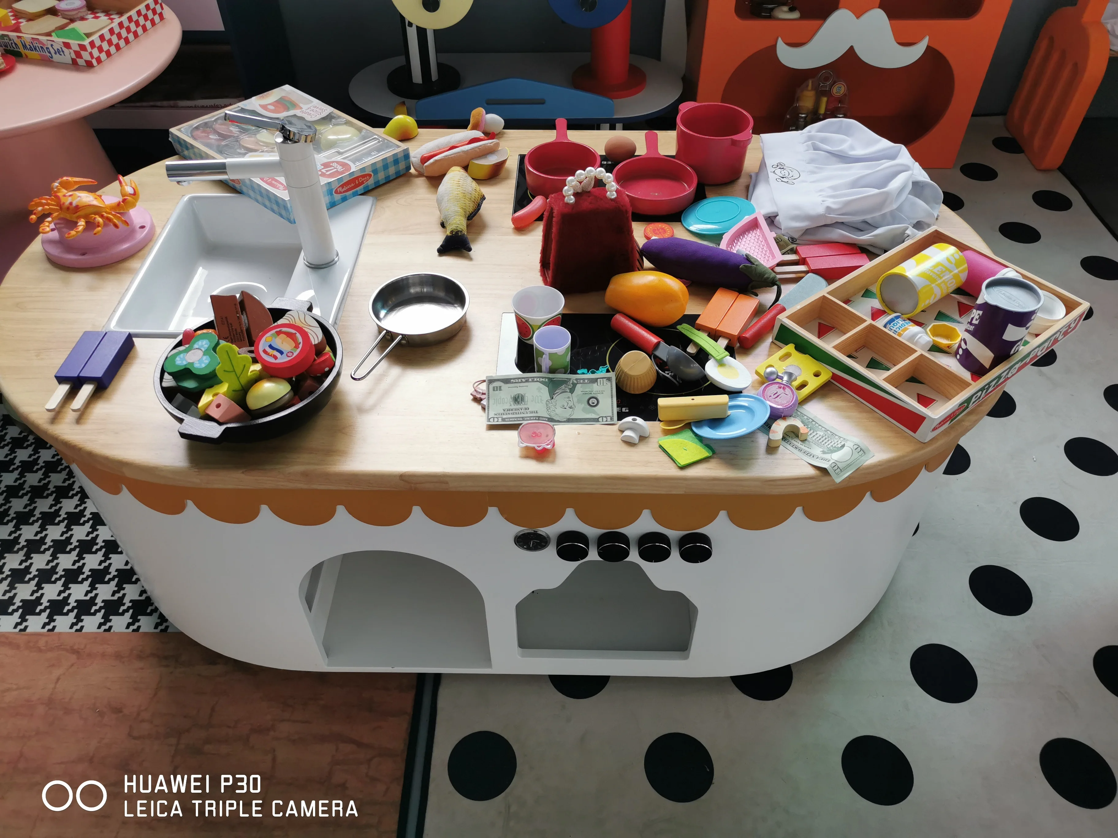 Bonhong Cosplay Science Center Museum Children Customized Role Play game Uniform Facility for kids