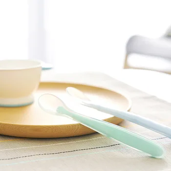 Wholesale baby feeding supplier baby accessories silicone baby training spoon