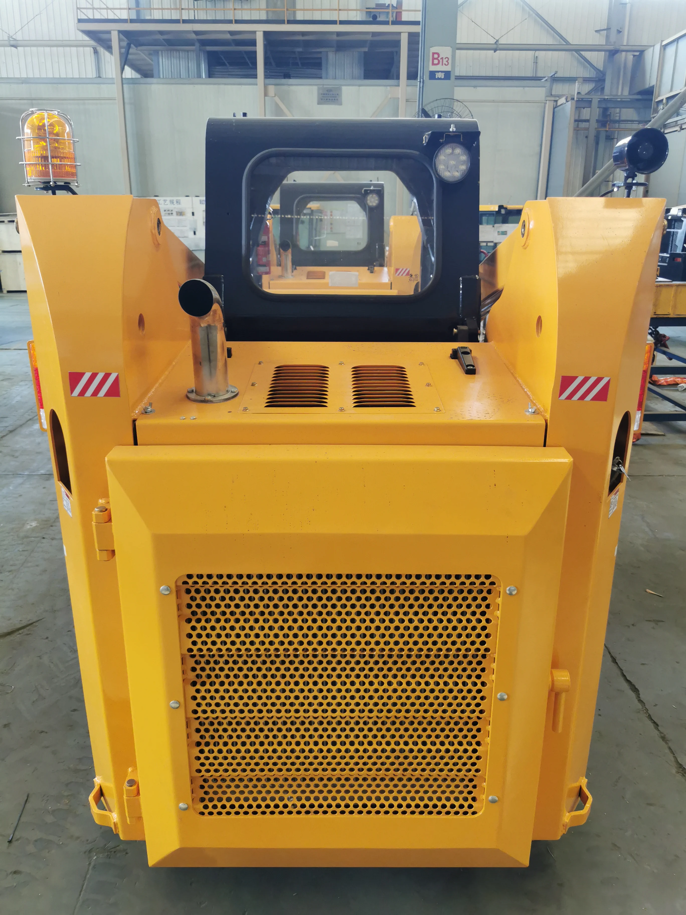 4 In 1 Bucket Mini Skid Steers Compact Utility Loaders Earthmoving Machinery Tracked Skid Steer Loader