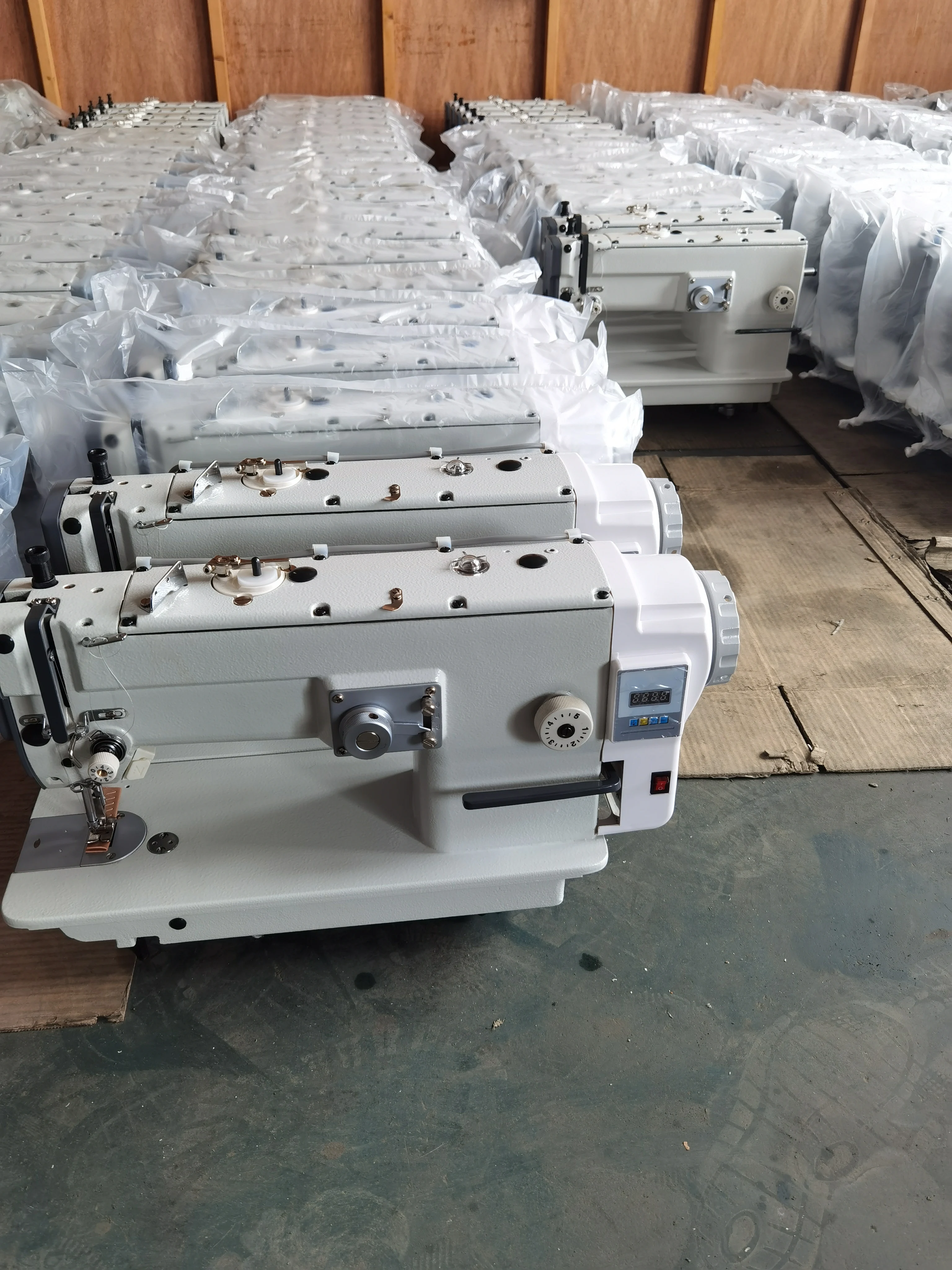 CP-2530Z Factory Wholesale Direct Drive up and Down Feeding Pattern Sewing Machine Zigzag Sewing Machine