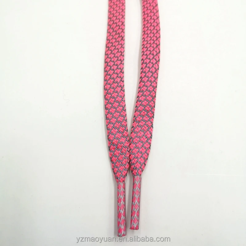 reflective shoelaces01.jpg