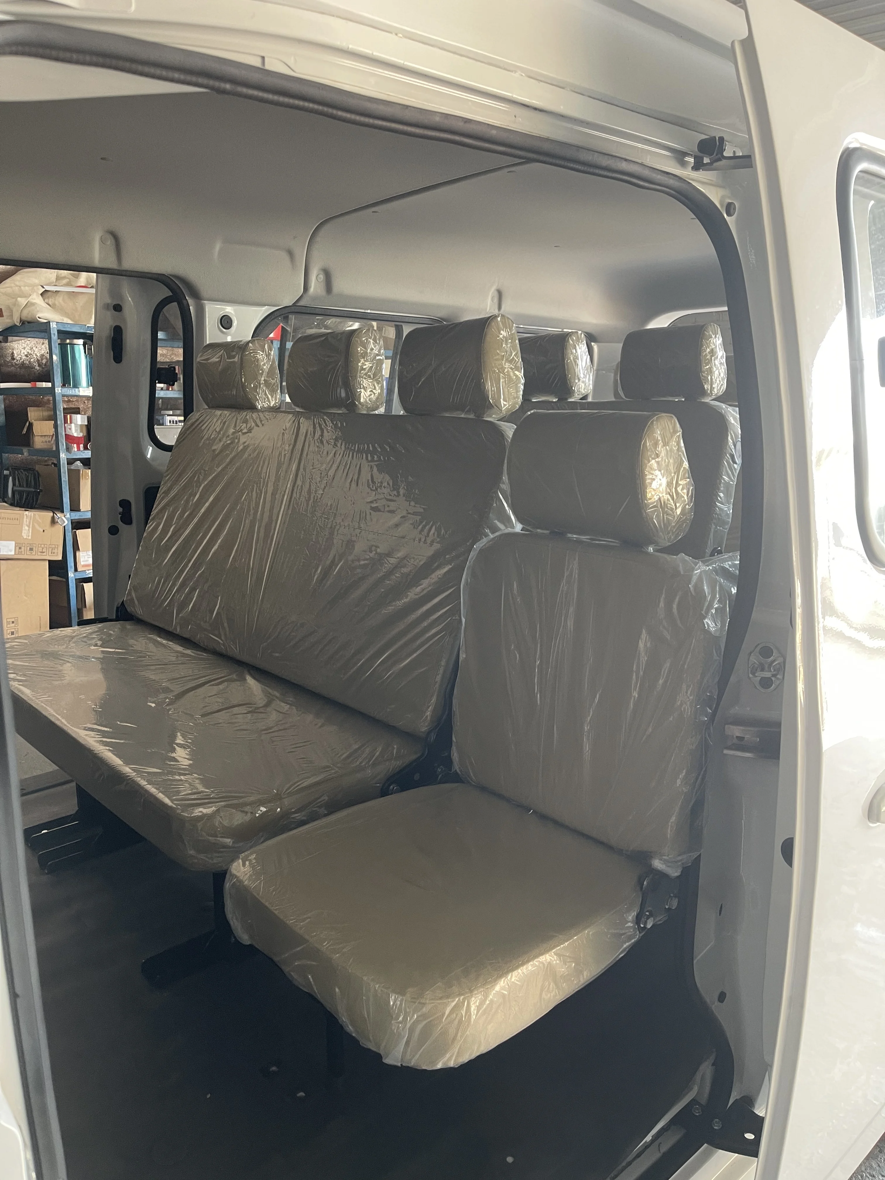 Wuling Pure Electricity Van Passenger Bus 7-14 Seats with Right Steering EV Motor