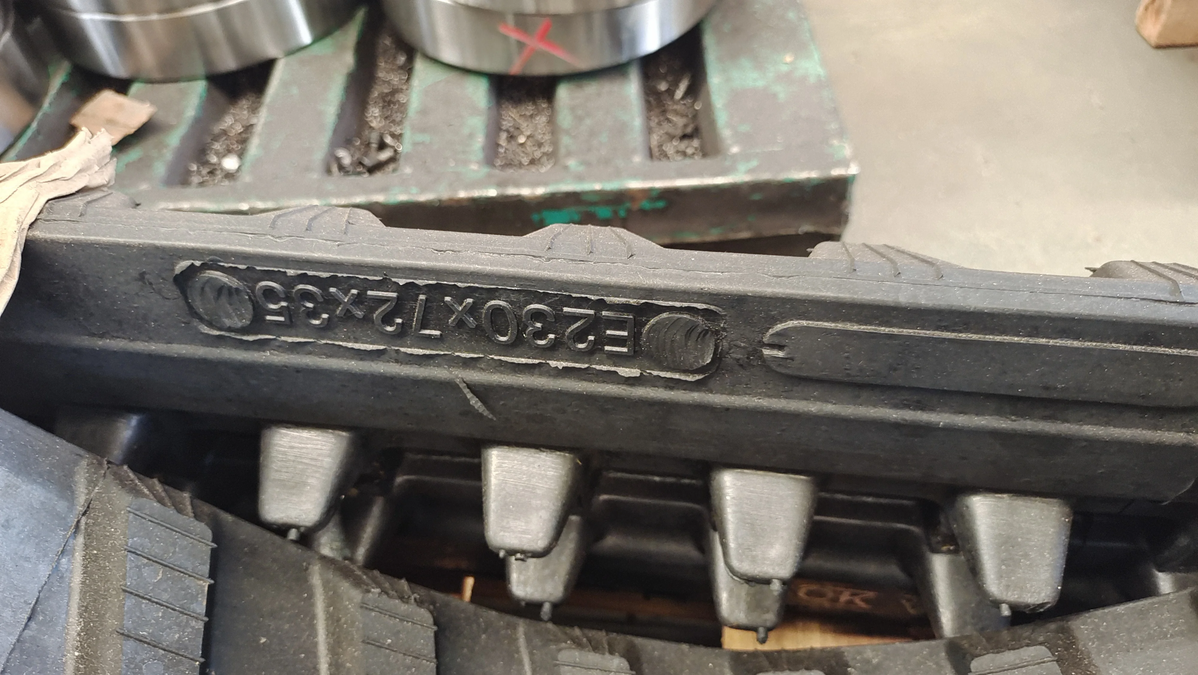 rubber track 230x72x32 for multifunctional crawler tracked machinery excavator robot undercarriage parts