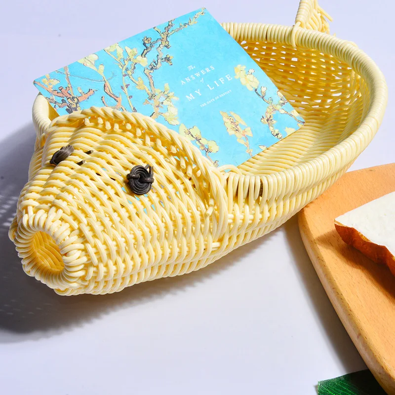 Hot selling modern wicker storage Cartoon Fish Snacks Fruit Rattan Basket Gift