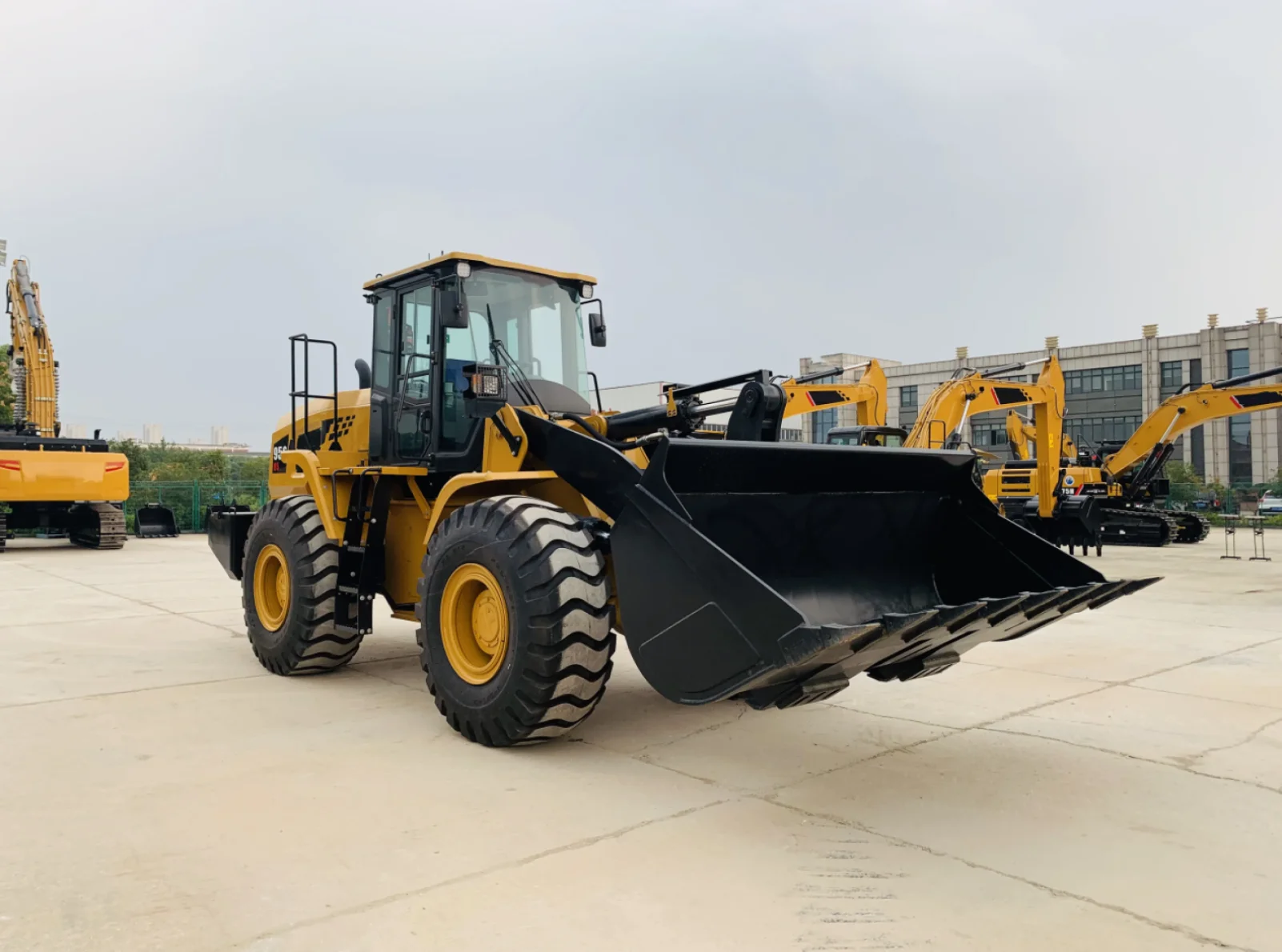 Celebrate Our New Store Opening With Discounted Prices on SYL956H Big Loader!
