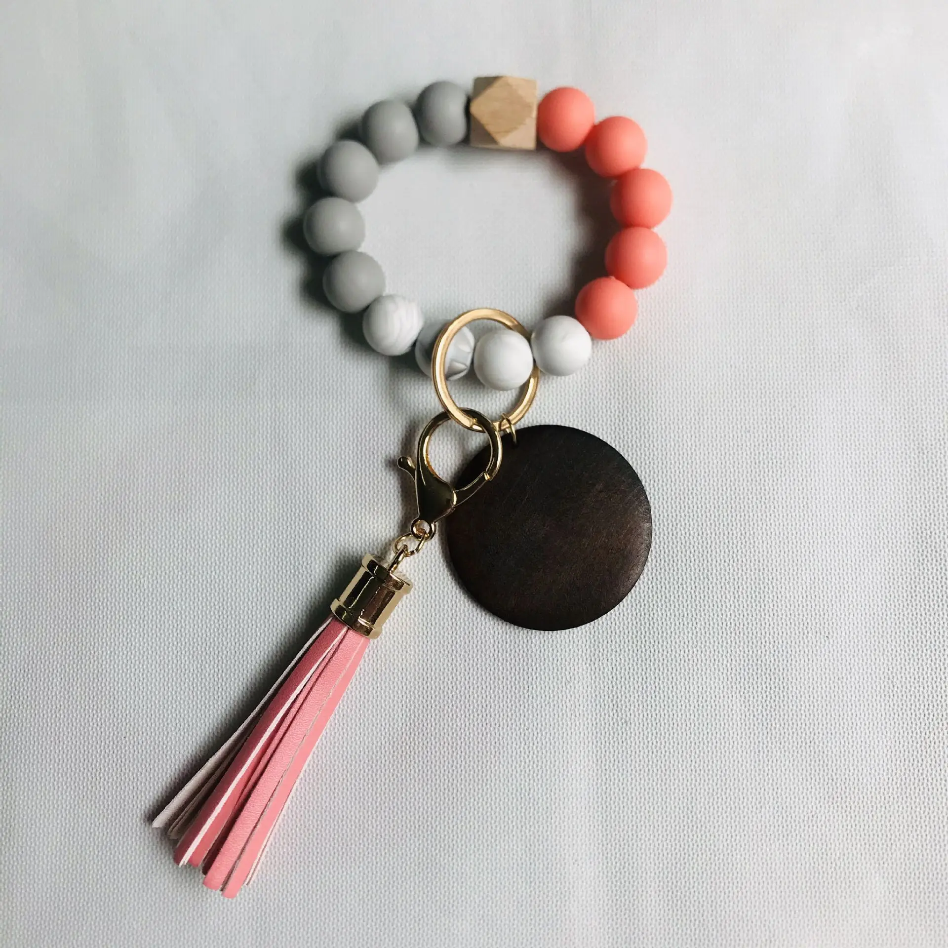 Christmas Gift Wholesale Monogram Silicone Custom Wooden Beads Disc Wriselect Keychain Holder