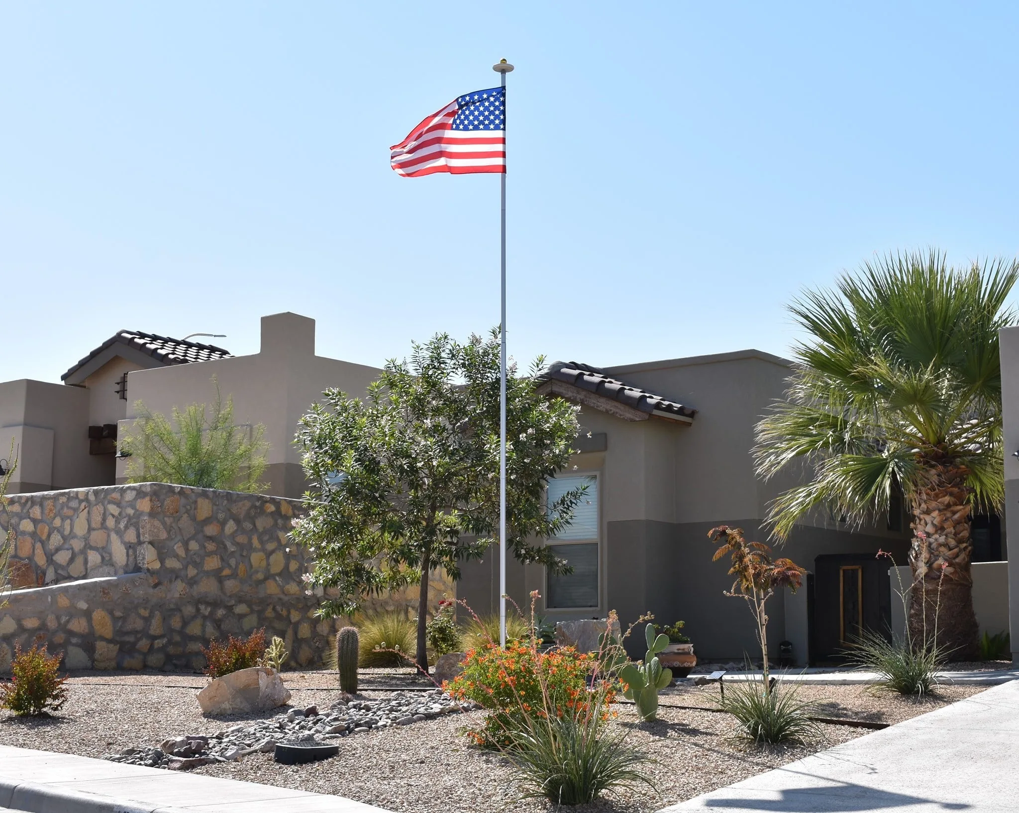 Wholesale Supplier 25ft Adjustable Flag Pole  Remote Control Wind-resistant Flagpole Telescopicing Steel Flagpoles Installation