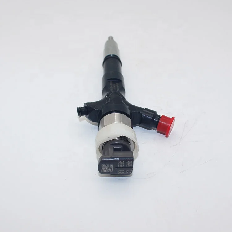 Инжектор common rail 095000-5881 для HIACE /HILUX 2KD-FTV