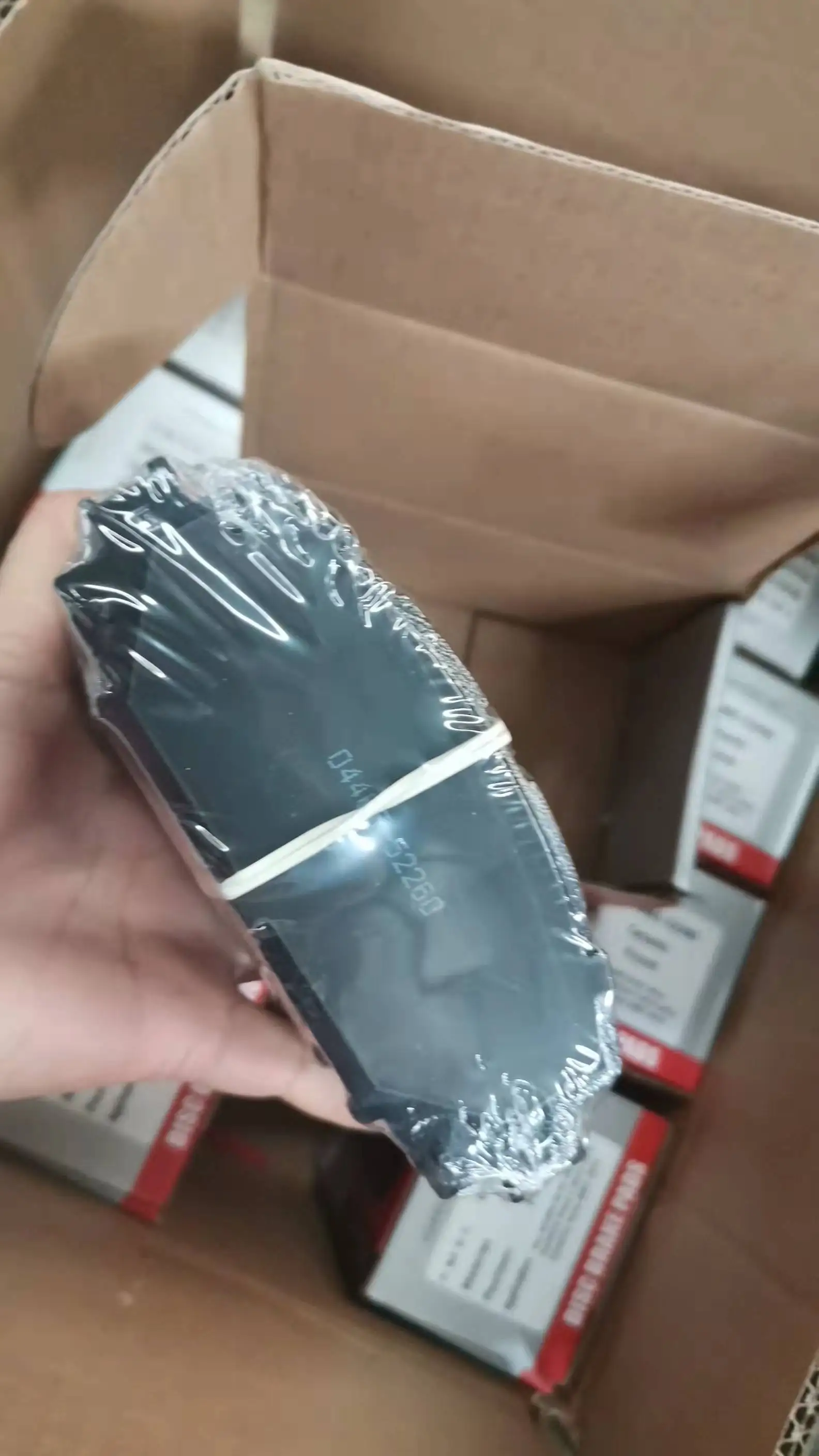 China wholesale factory price ceramic disc brake pads FMSI D822 for Toyota Allion Ascent Celica Corolla Prius Probox Vios Echo