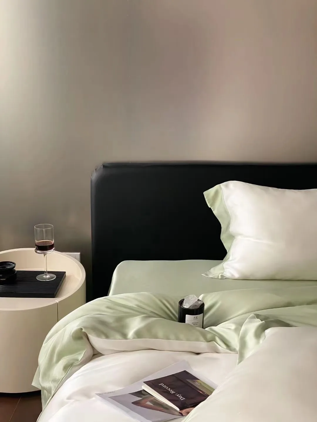 Made from 100% bamboo lyocell sateen sheet set