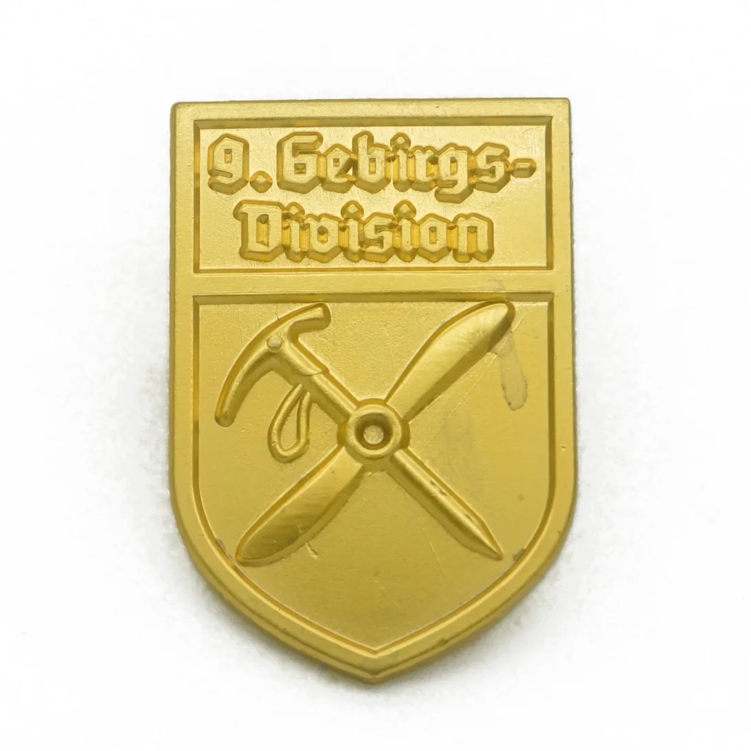 High quality metal crafts enamel pin custom die casting process metal pin badge amine metal soft enamel pin