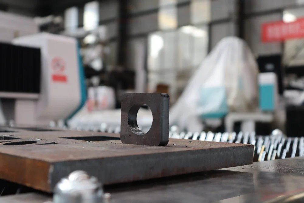 CE Certification 3000w 6000w Stainless Steel Carbon Steel sheet Fiber Laser Cutting Machine for Metal