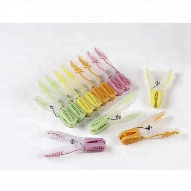 Manufacture big discount soft rubber clothes clips plastic clothes pegs for laundry