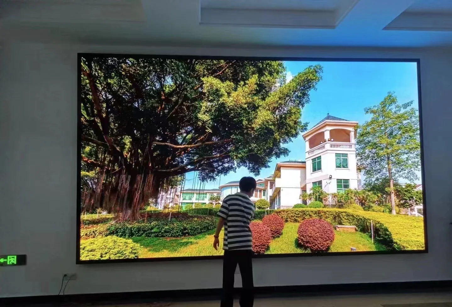 8K 4K SMD HD P1.2 P1.5 P1.8 P2 P2.5 P3 Full Color Ultra Thin Fixed Indoor LED Video Wall Panel Screen Display