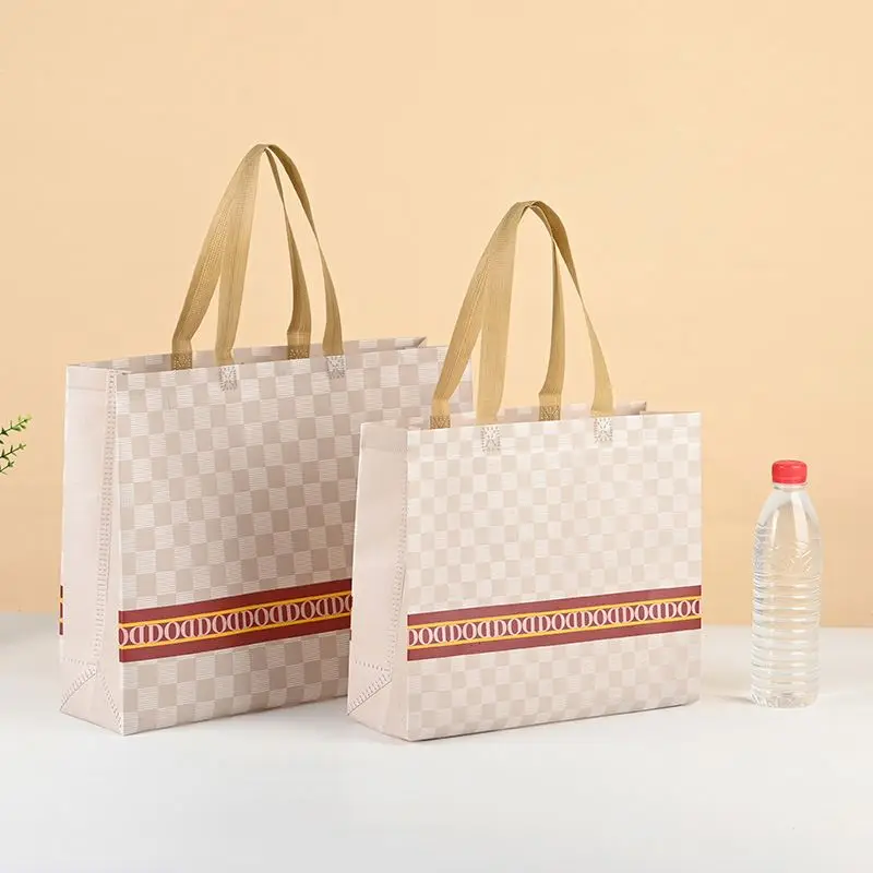Reusable Recycled Medium size Luxury Non woven carry shopping tote laminated non woven fold gift bag for boutique clothing store