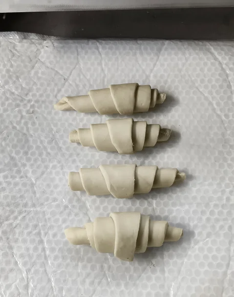 Full Automatic heel shaping machine Automatic croissant bread forming machine Croissant Making Rolling Machine for bakery