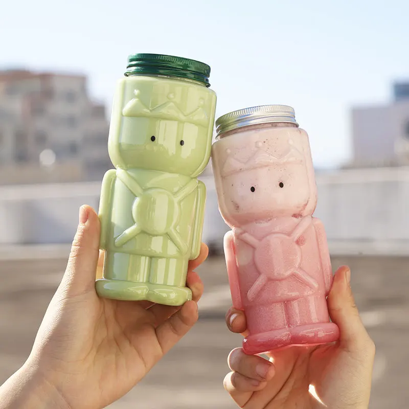 Christmas Hot Selling Gingerbread Man Guard Milk Tea Bottle Disposable Clear PET Plastic Juice Bottles With Caps