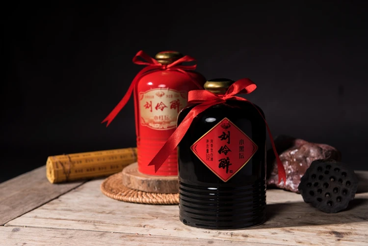  Маленький черный алтарь от LIU LING ZUI + маленькая красная керамическая бутылка для алтаря выдающееся качество белый ликер