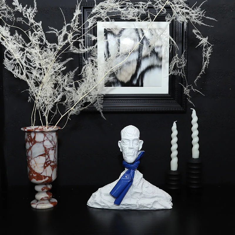 Modern Italian Model House Mr. Fashion Resin Figure Sculpture Abstract Home Decoration Display Pieces Character Style Painting