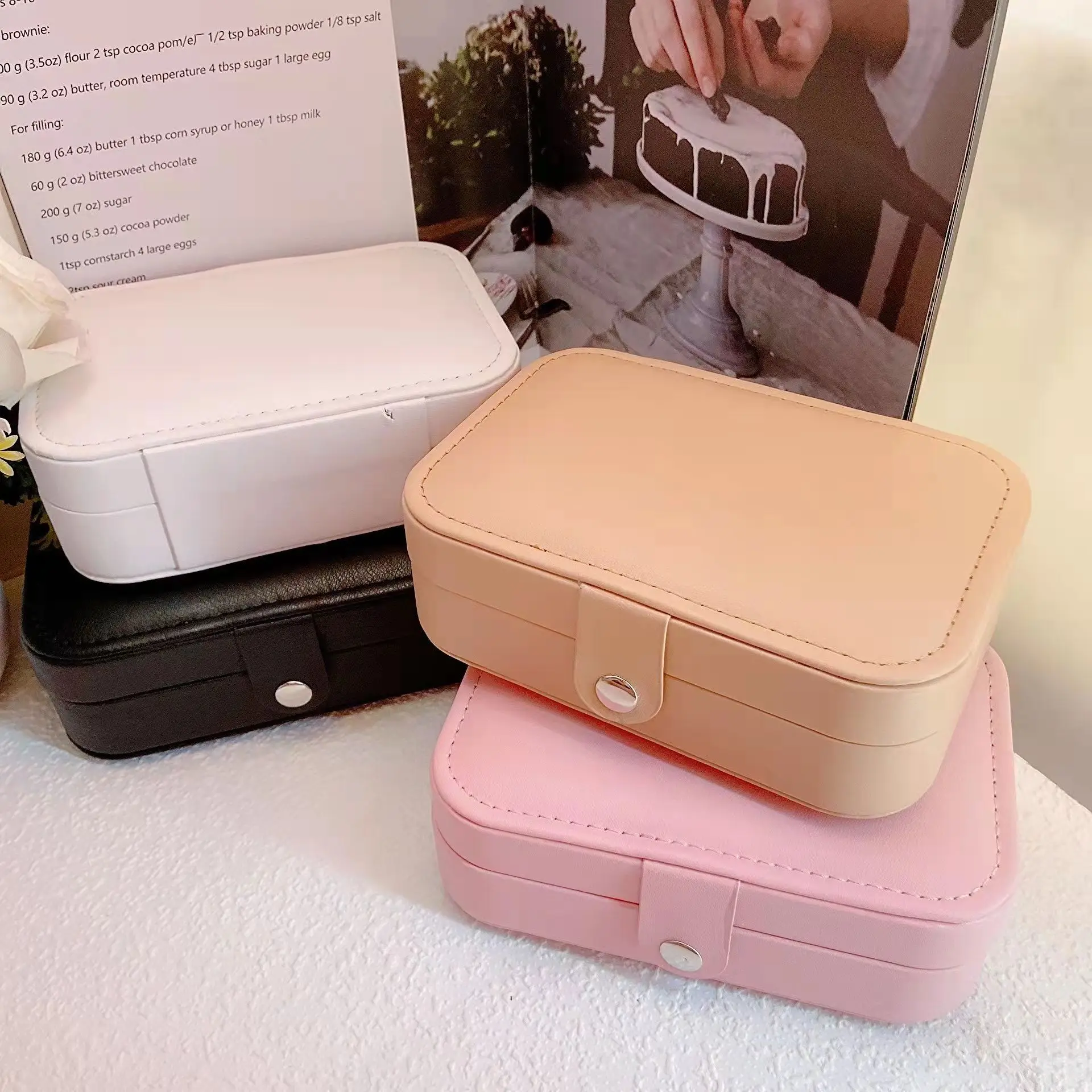Free Sample New Arrival Multi-function PU Leather Box Travel Case Boxes White Pink Jewelry Box for Necklace Gift Earrings Rings