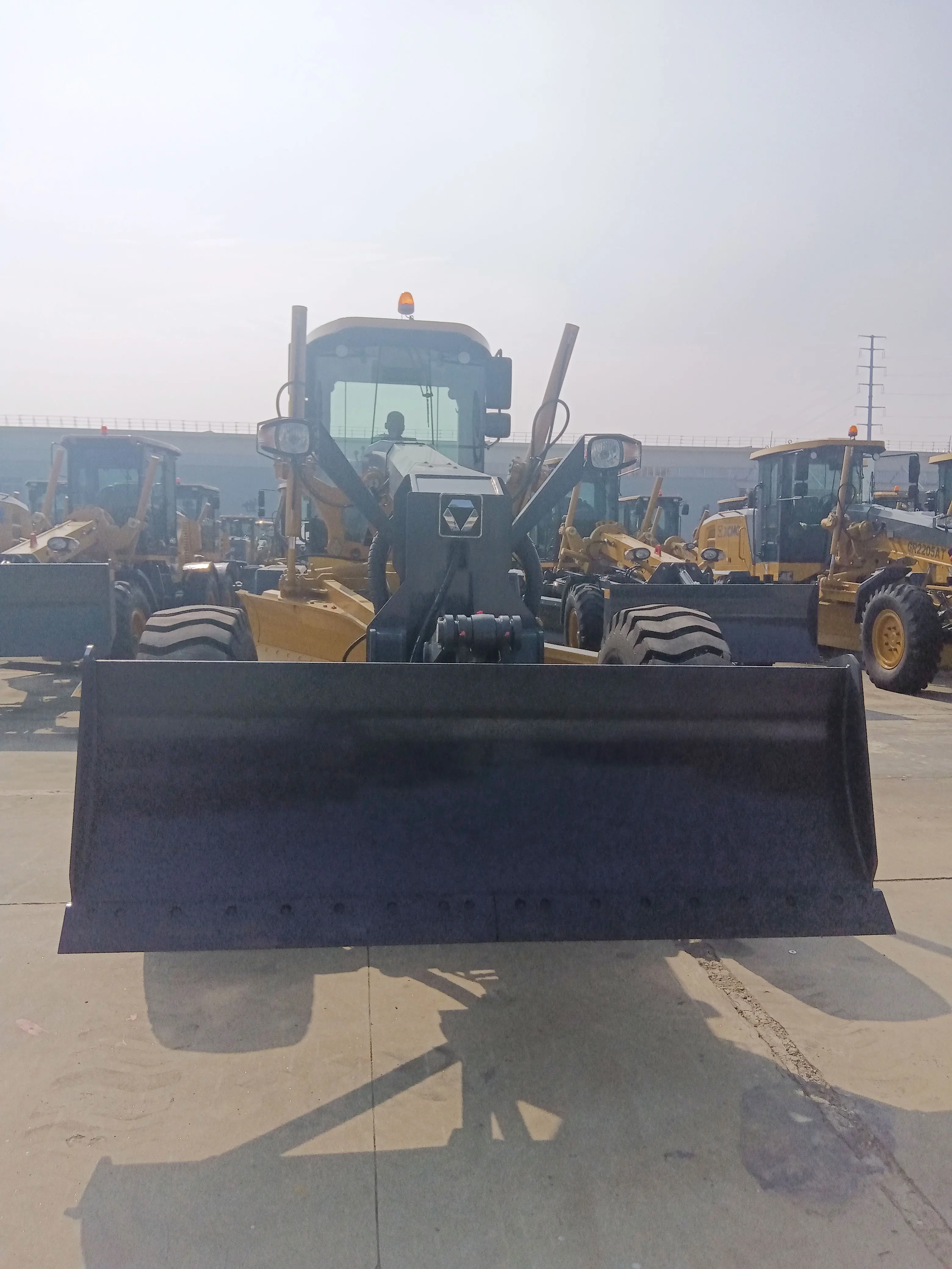XCMG Official Road Construction Machinery GR2205AT Second Hand Road Motor Grader For Sale