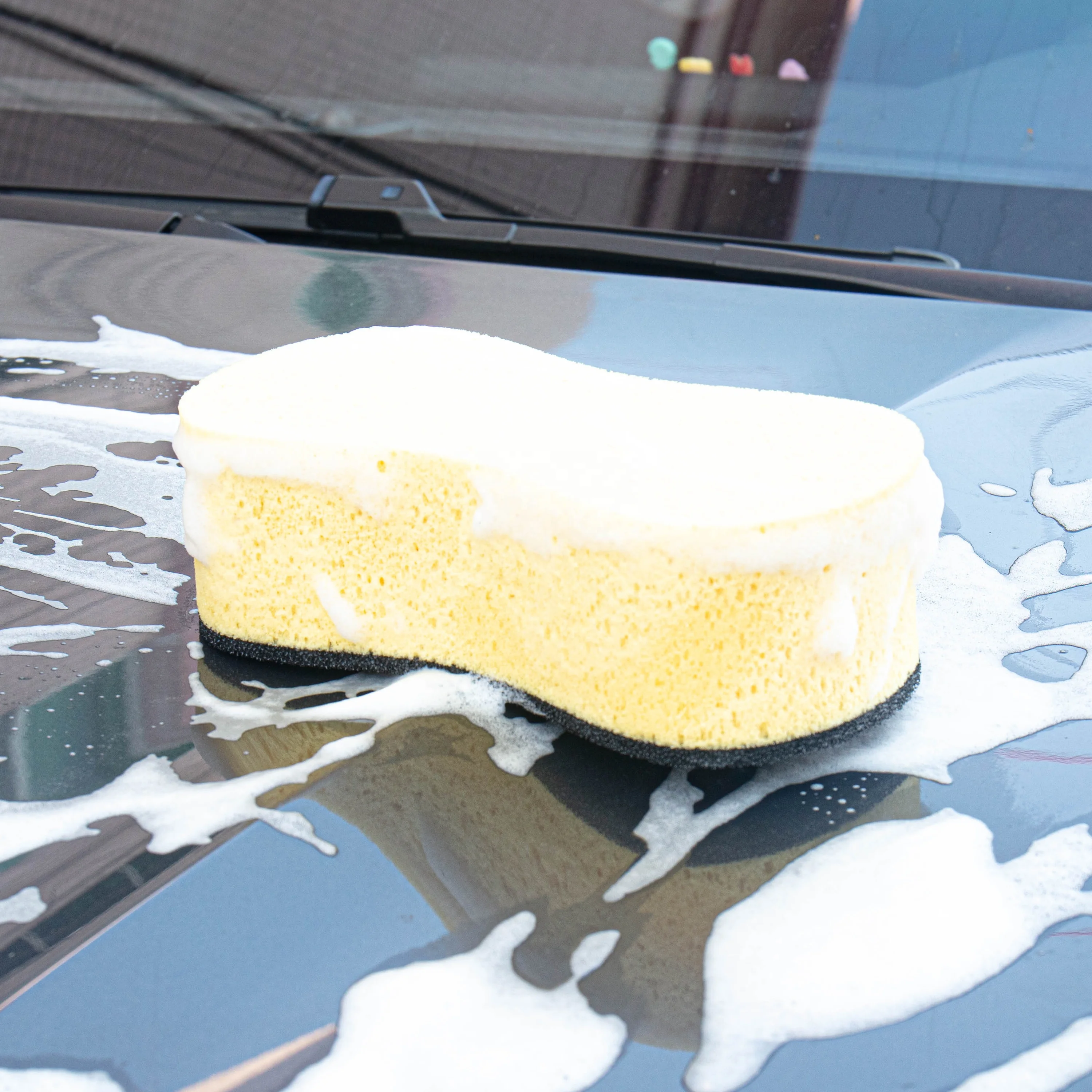Efficient cleaning of large sponge Blocks without damaging the surface For scrubbing cars