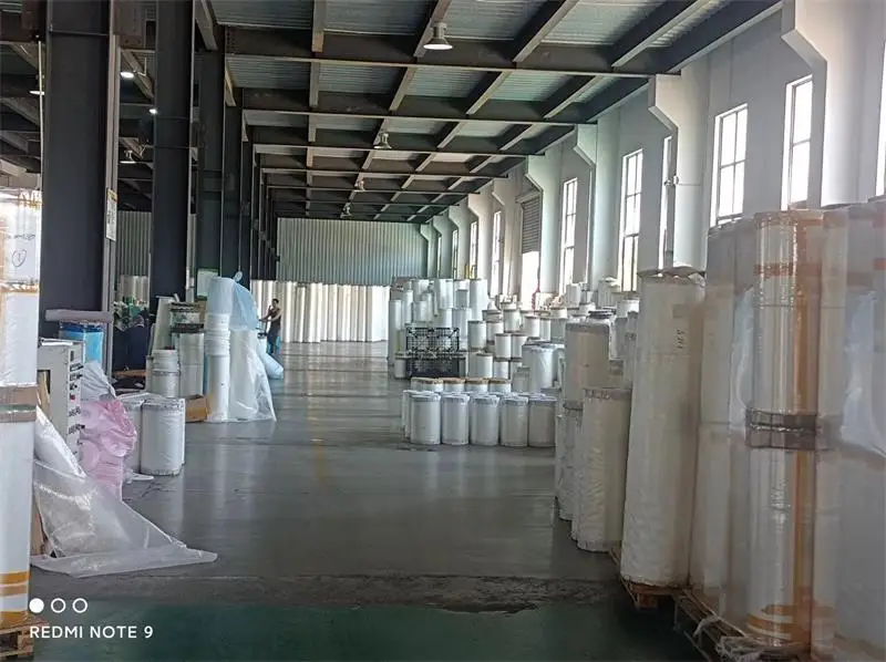 China Cheap Price Soft Cold Lamination Glossy With 10/12/23 Micron Clear Transparent Polyester (PET) Film