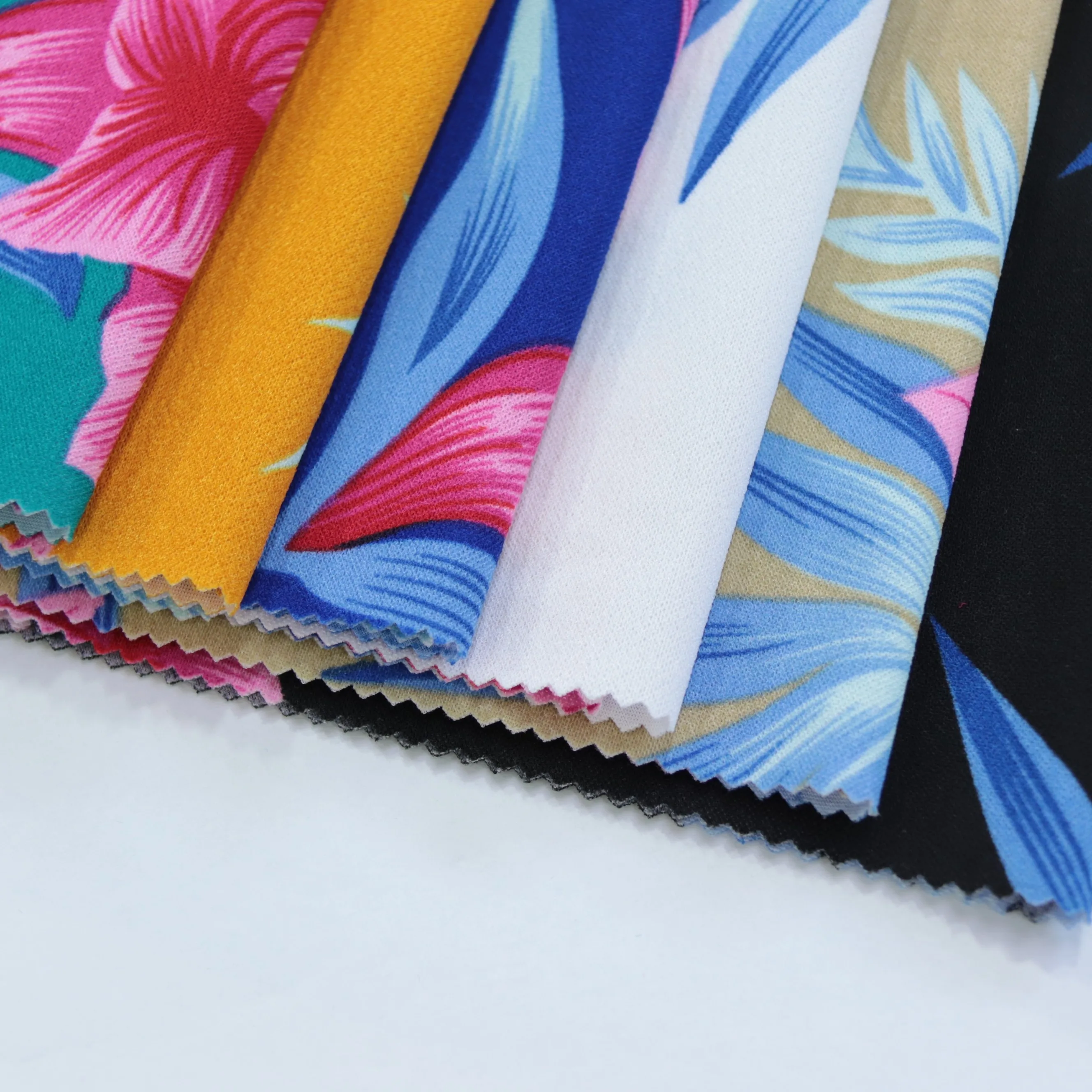 Crepe Scuba stretch fabric Polyester spandex in Knitted print flower pattern Fabric Crepe Fabric for coat jacket