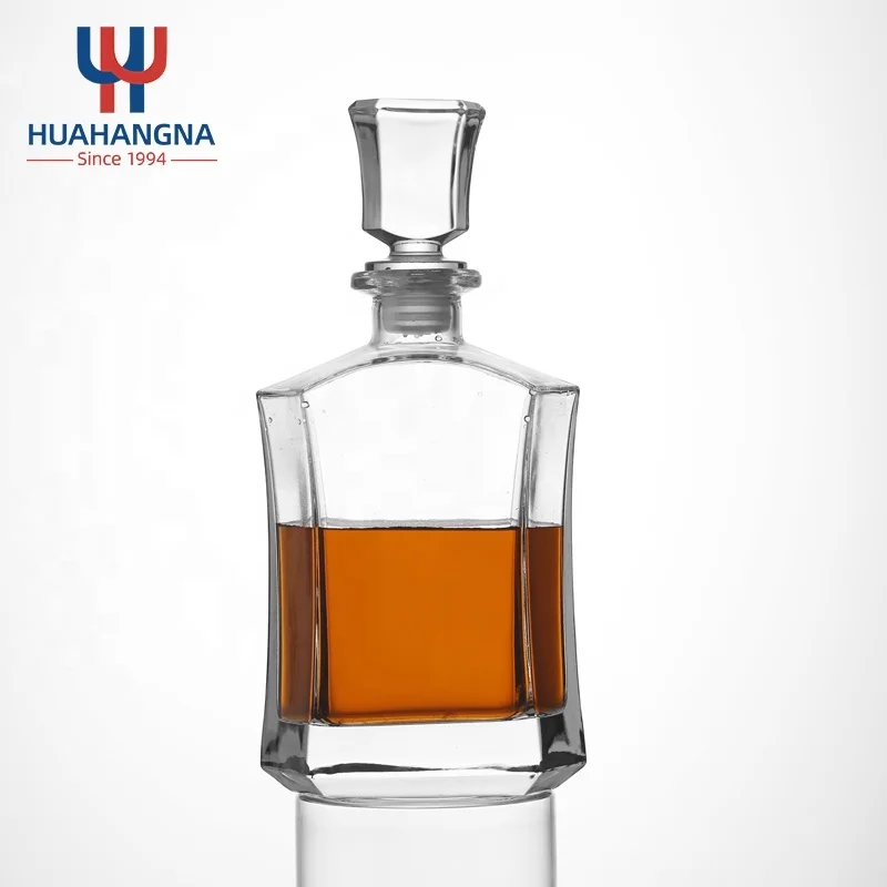 HUAHANGNA Lead Free 770ml Custom Logo Printed Flat Glass Liquor Bottle Whiskey Decanter for Bar Home Hotel