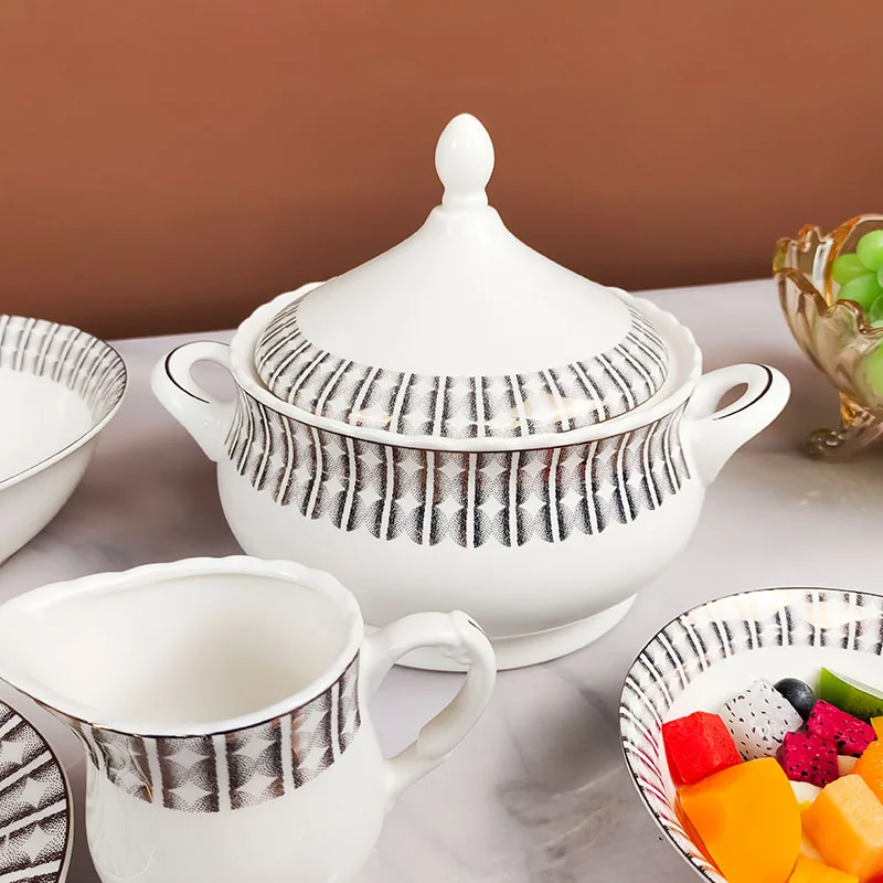 61 pcs Vintage Chinaware Tableware New Bone China Dinnerware Ceramic Dinner Plate Set Porcelain Luxury Dinnerware Dishes Sets