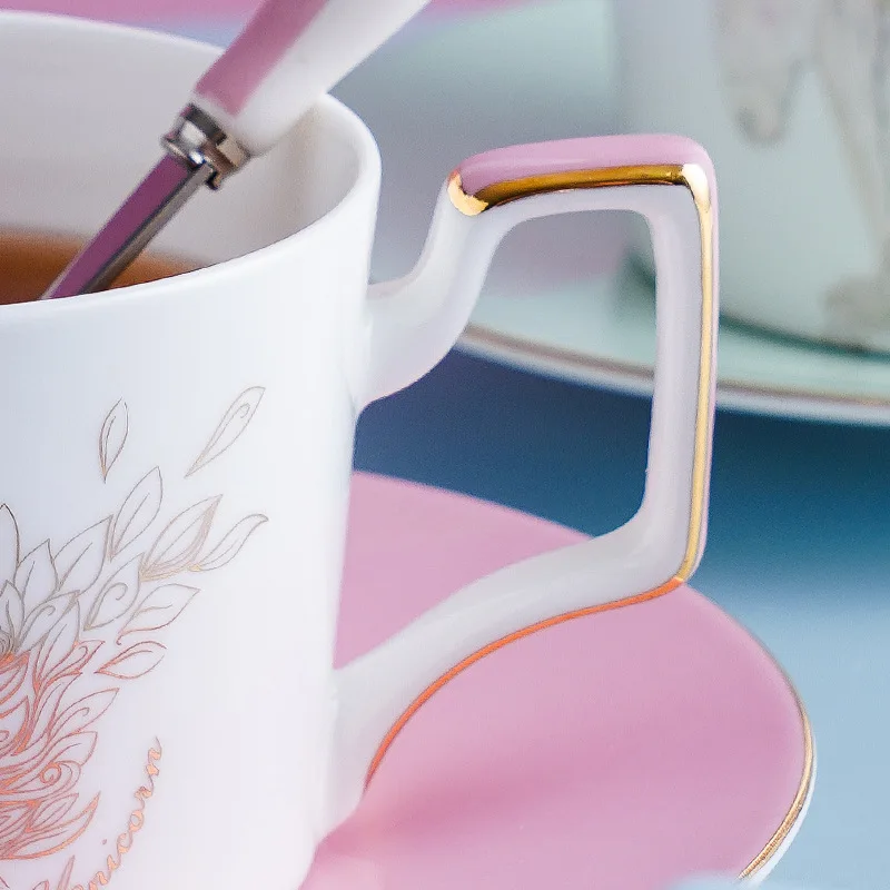 Private Label 200ml Ins Creative Europe Style Luxury Bone China Tea Mug High Quality Ceramic Coffee Cups With Spoon
