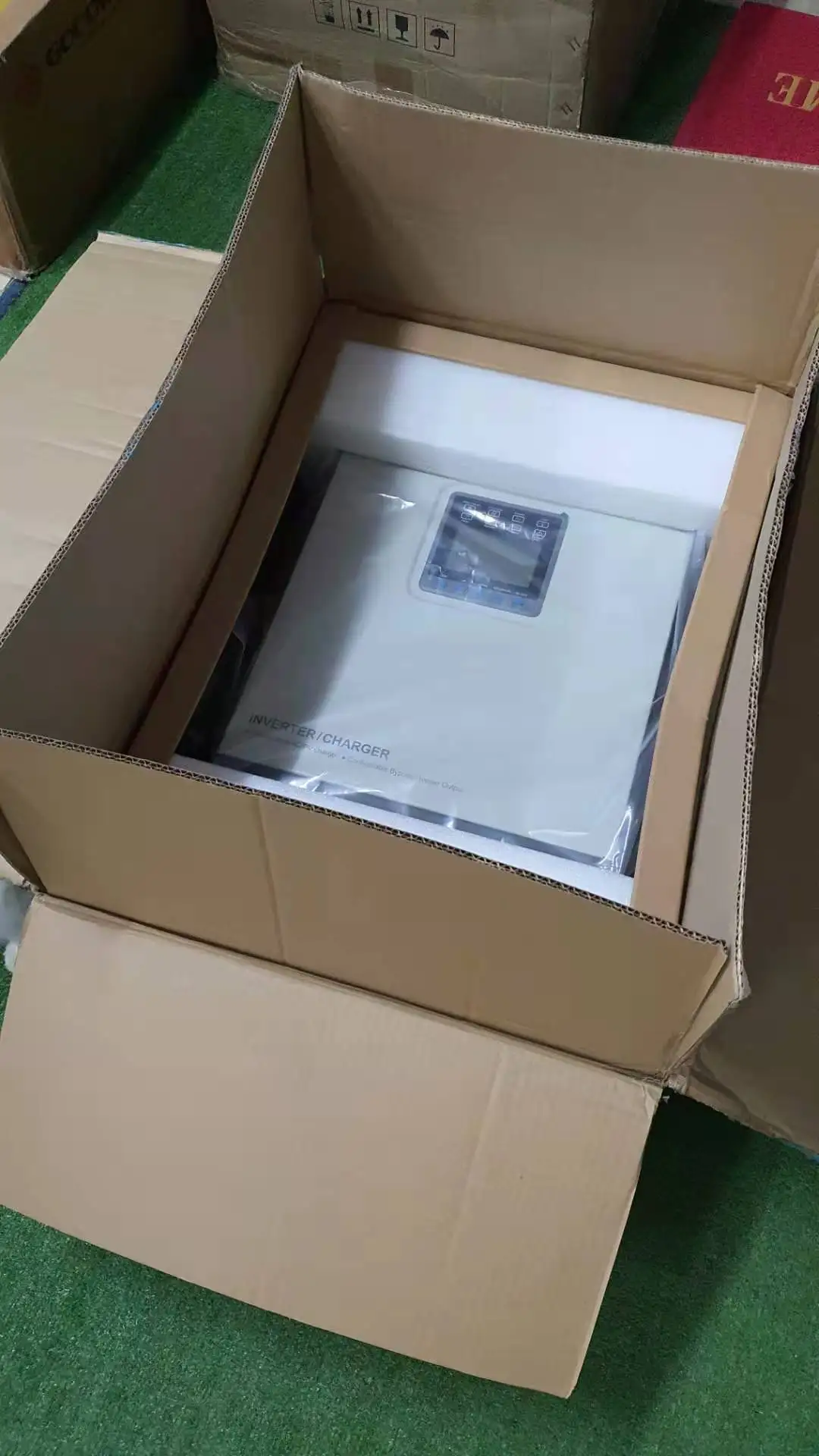 UP-HI series EPEVER 2KW 3KW solar hybrid inverter with mppt solar charge controller and grid charger 24VDC,48VDC to 110/120V